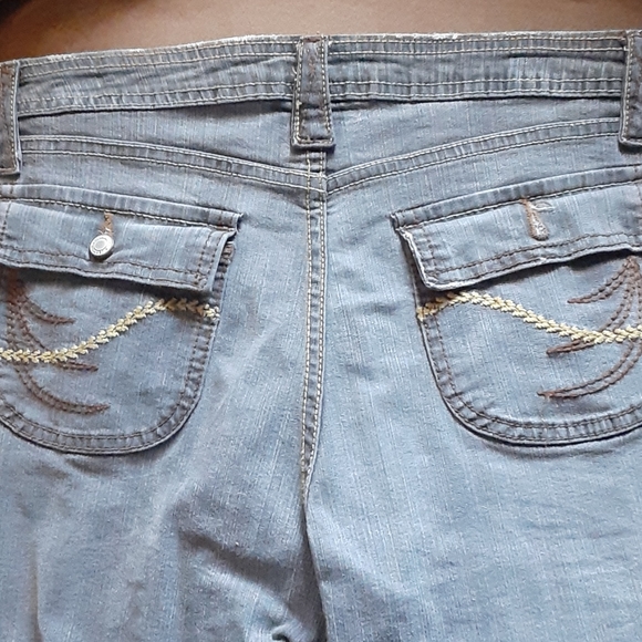 Petite,Vintage, "Faded Glory" Stone washed Jean's, size missy 10. - Picture 3 of 5